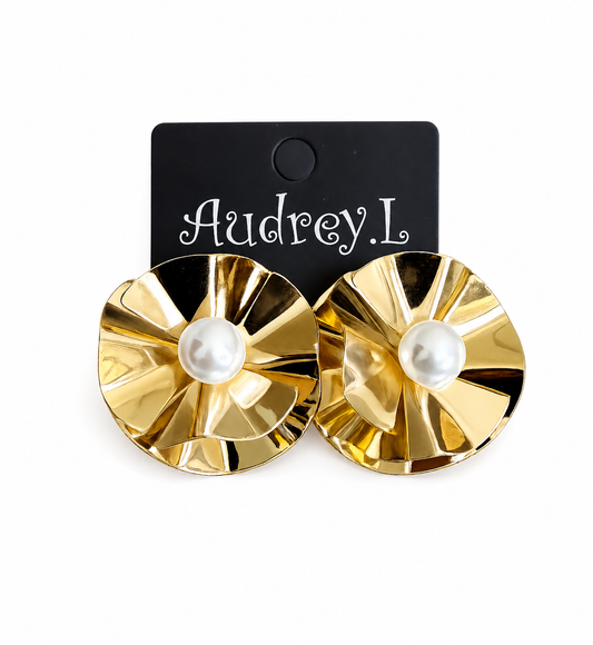 Gold Pearl Earring